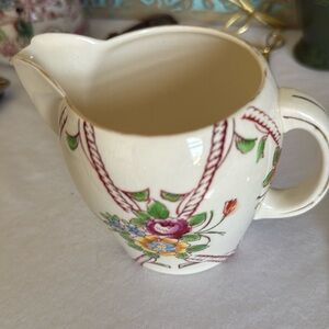 Wembley Japan creamer